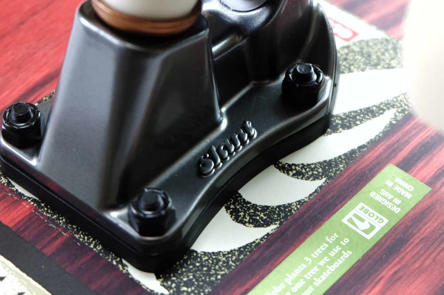 Globe Chromantic SS Last In 33" Surfskate - SkatebruhSG