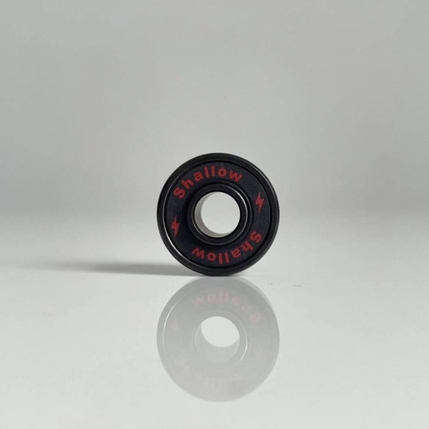 Shallow built-in spacer skateboard bearings