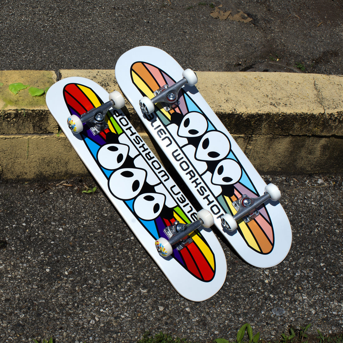Alien Workshop Spectrum White  7.75" Skateboard