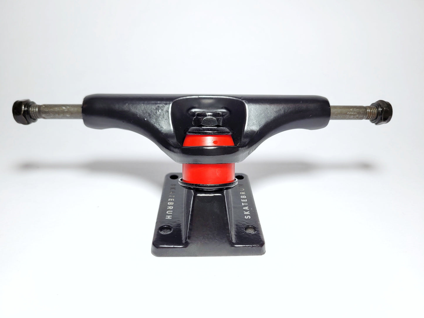 5.0" Skatebruh Matte Black Skateboard Trucks - Custom Skateboard Builder - SkatebruhSG