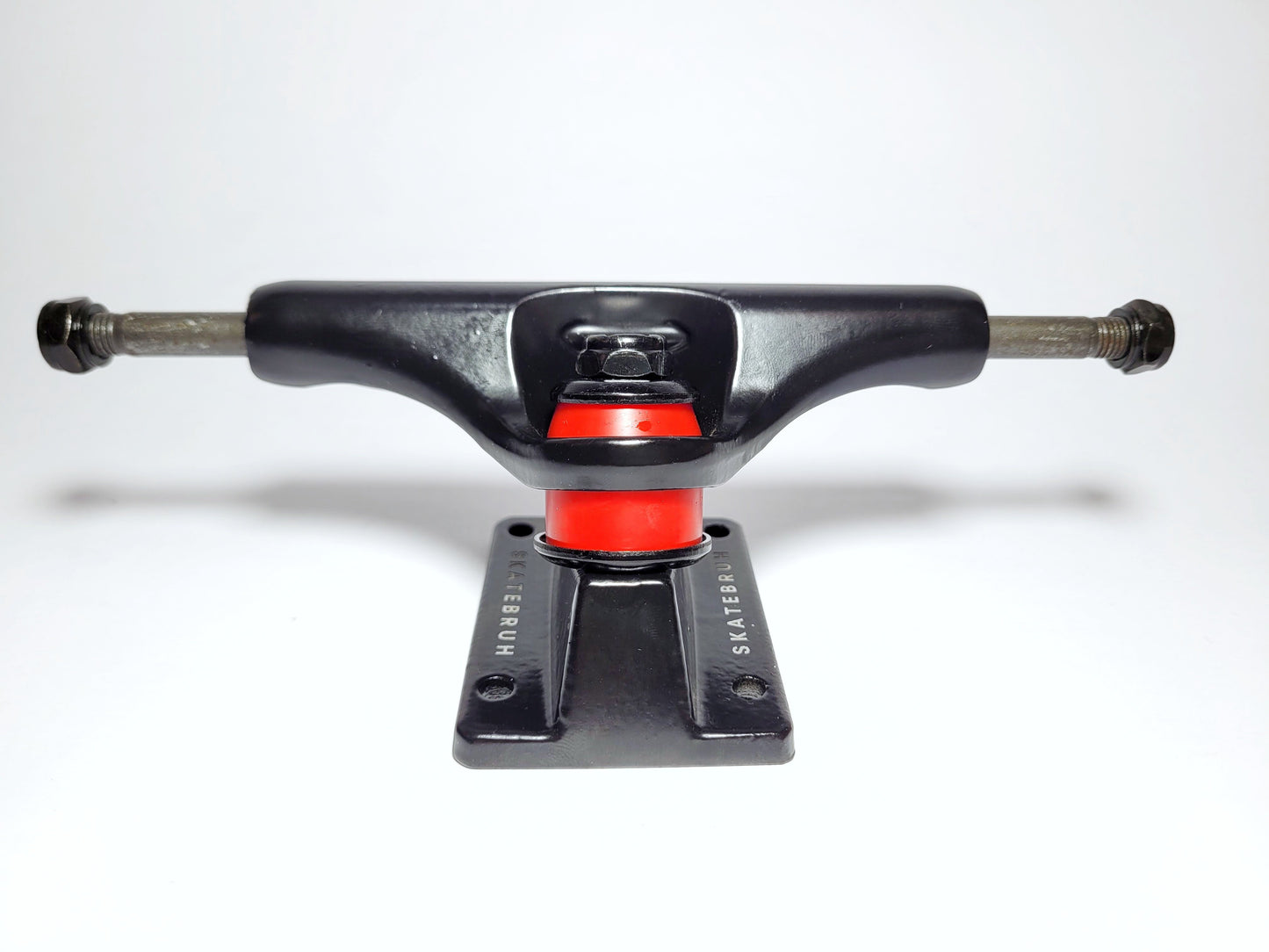 5.0" Skatebruh Matte Black Skateboard Trucks - SkatebruhSG