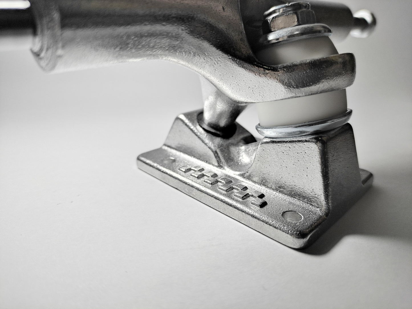 Ace 44 Classic Polished Skateboard trucks - Custom Skateboard Builder - SkatebruhSG
