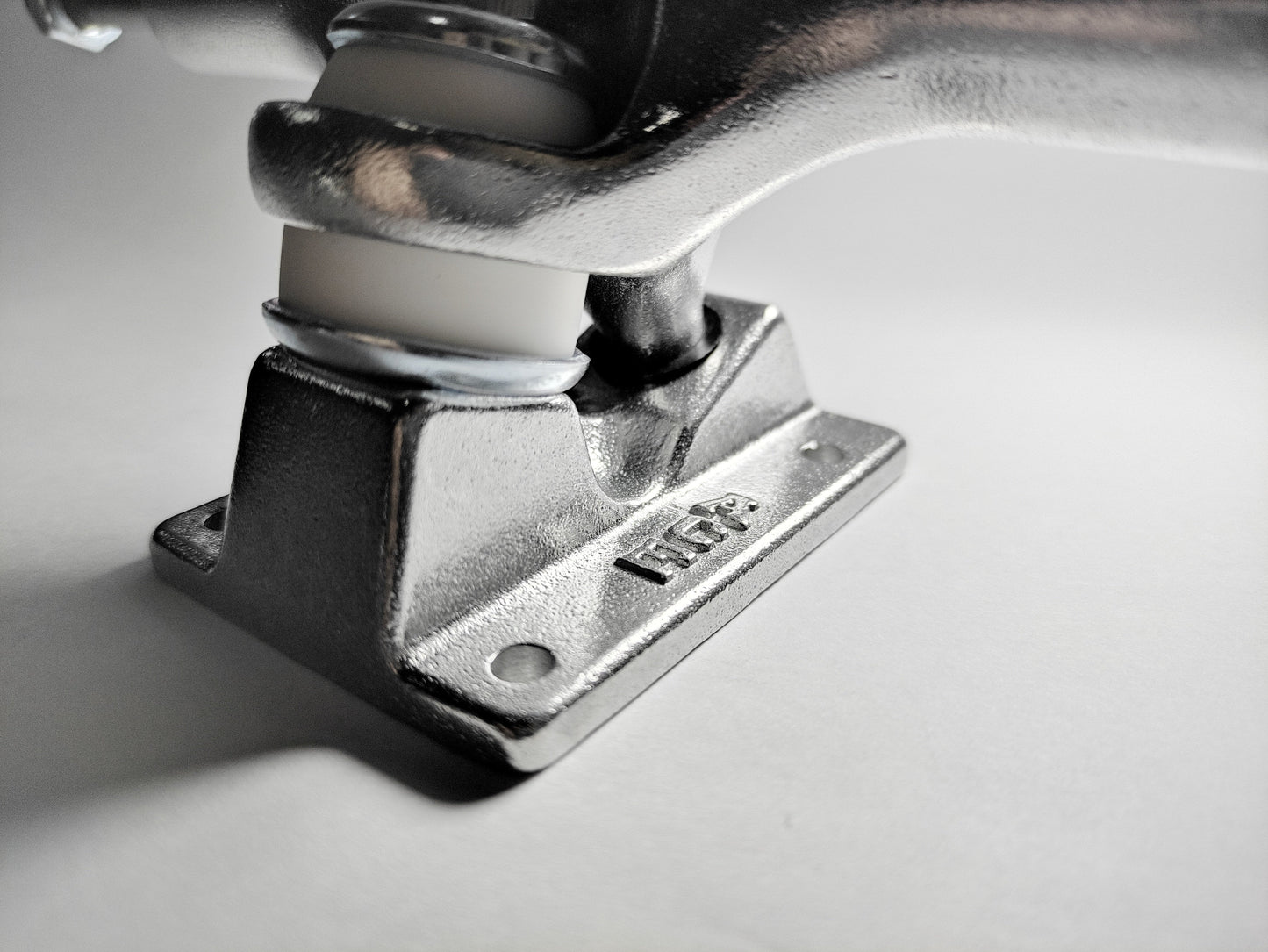 Ace 44 Classic Polished Skateboard trucks - Custom Skateboard Builder - SkatebruhSG