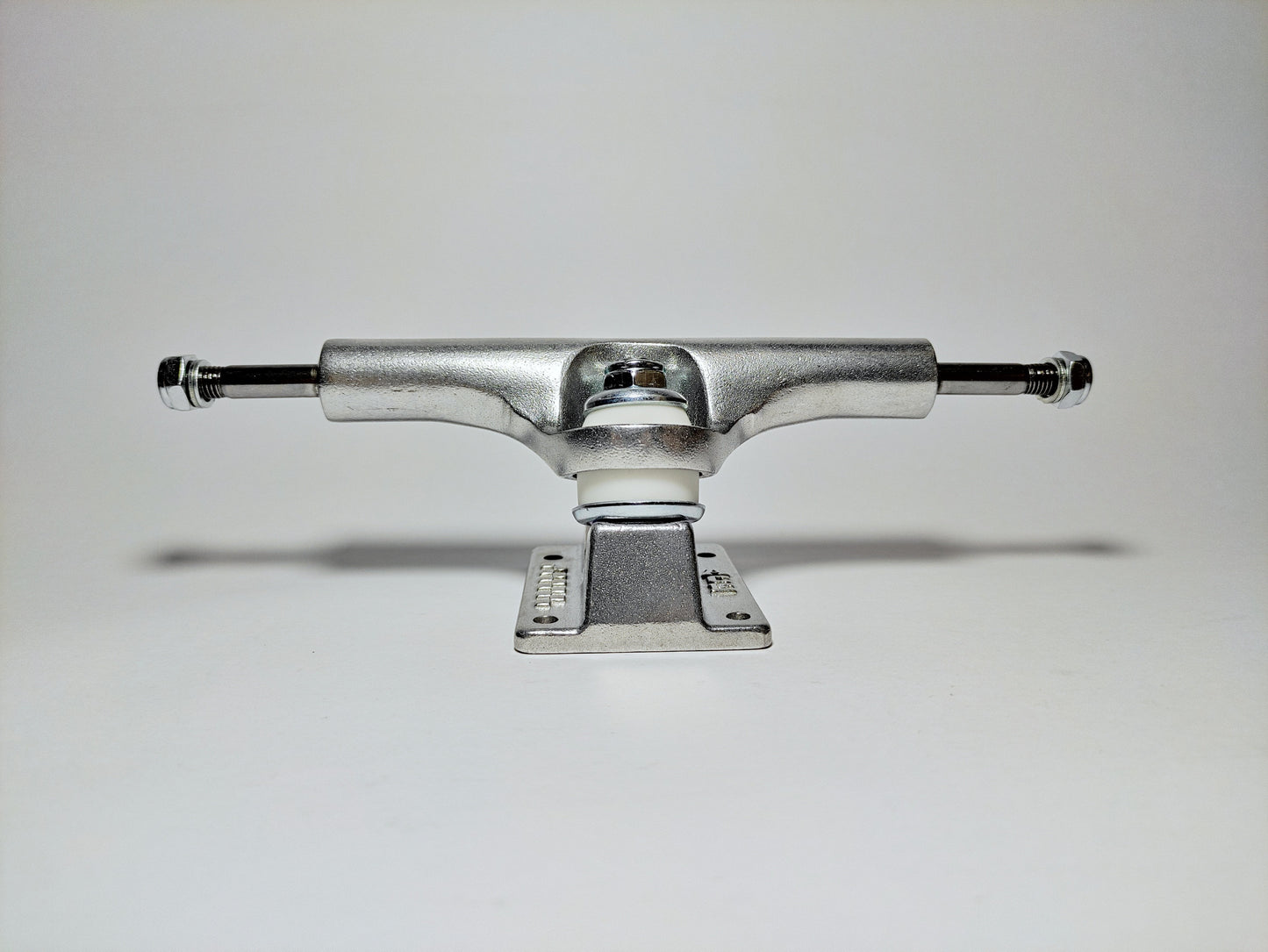 Ace 44 Classic Polished Skateboard trucks - Custom Skateboard Builder - SkatebruhSG