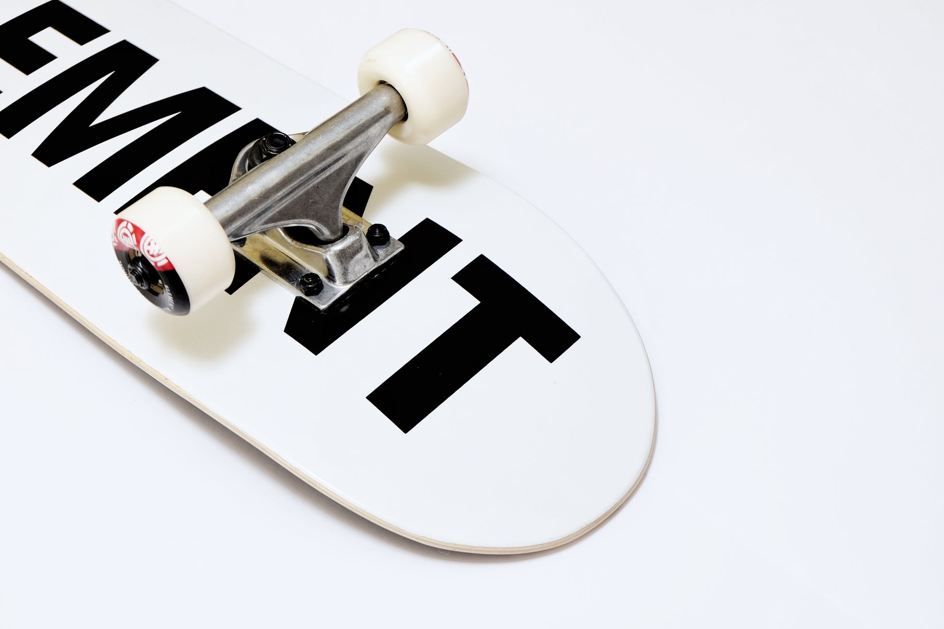 Element Blazin skateboard - SkatebruhSG
