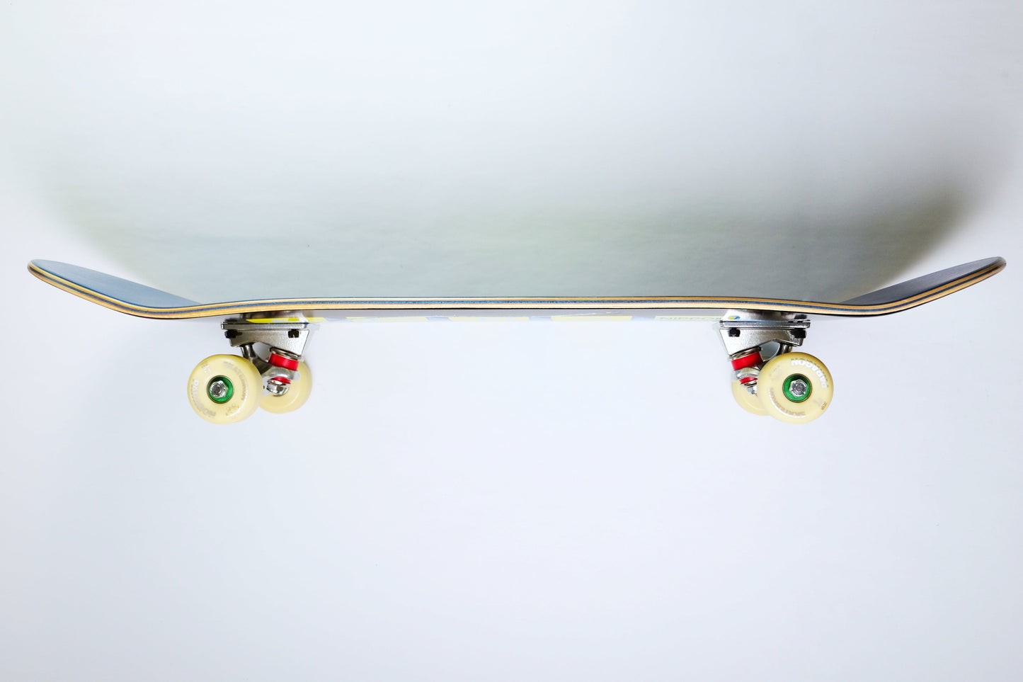 Evisen World Hall skateboard - SkatebruhSG