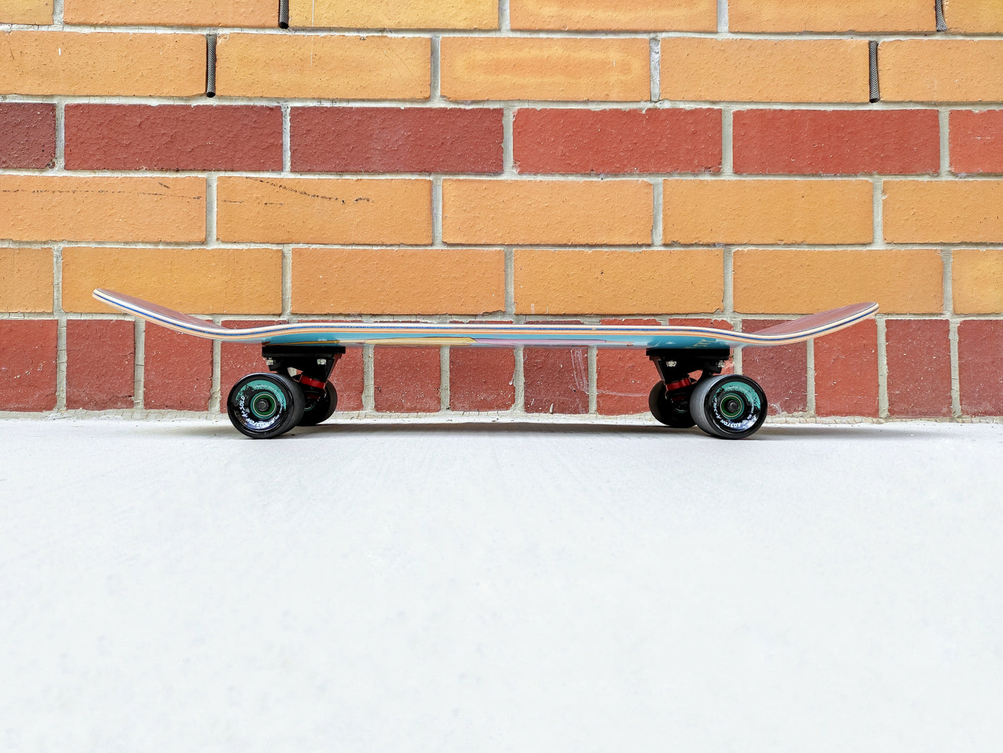 UMA 'Sky Puncher' Stunt Cruiser - SkatebruhSG