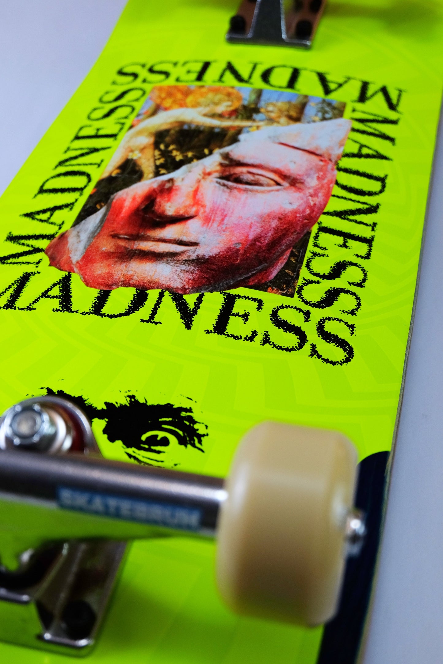 Madness Labotomy R7 Skateboard - SkatebruhSG