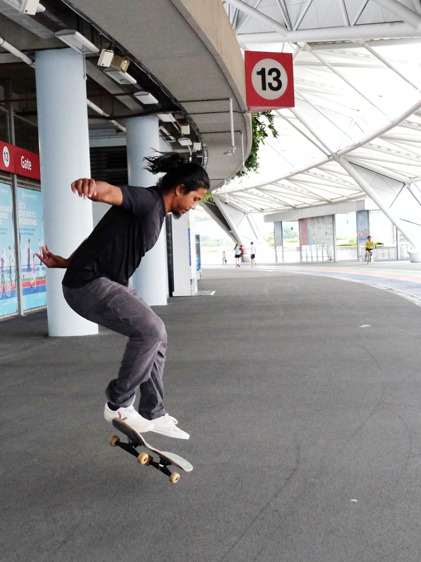 Skateboarding lesson - SkatebruhSG