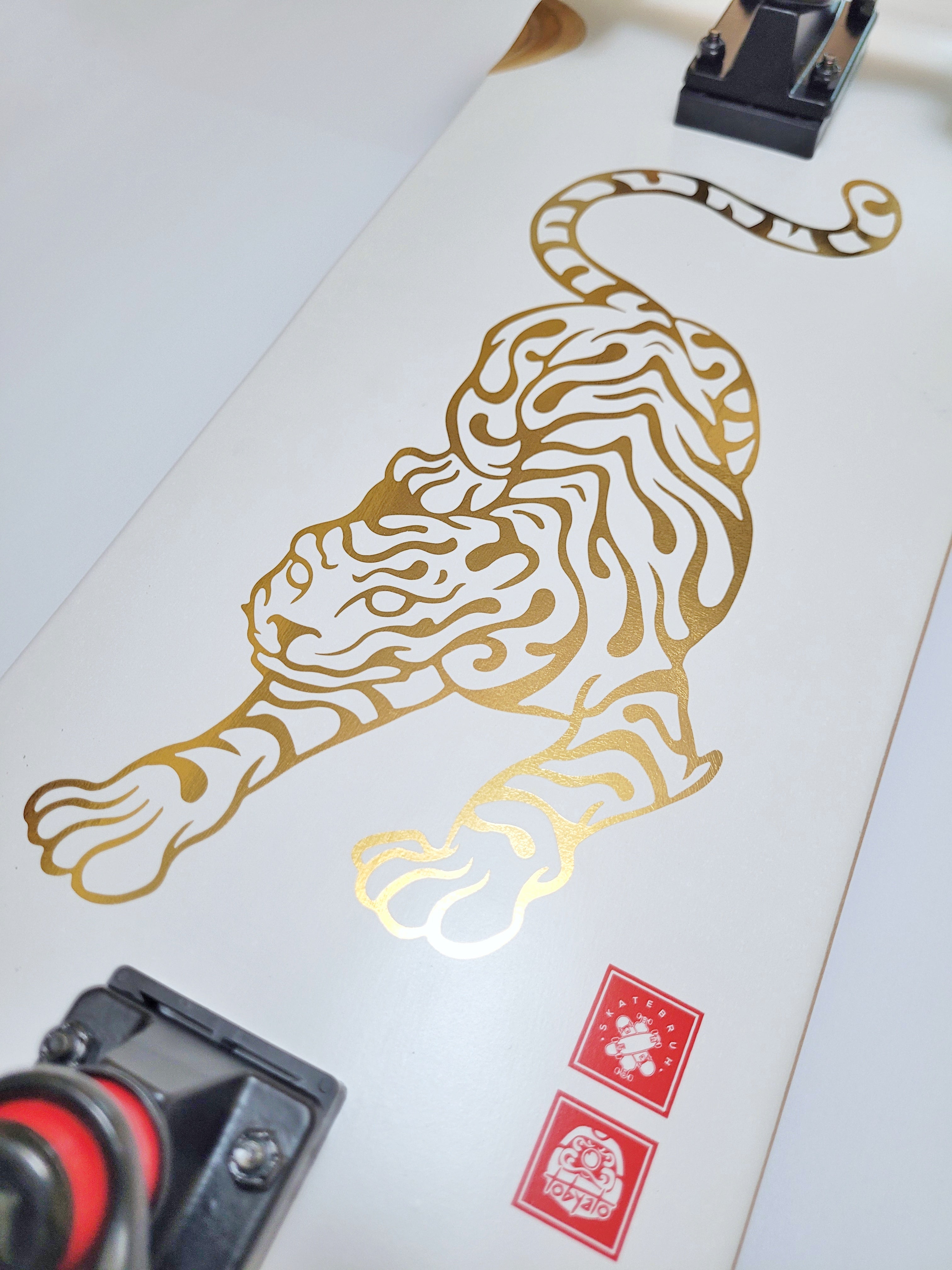 Premium Vector | Tiger tattoo machine logo tattoo artist logo with tiger  head symbol vector design