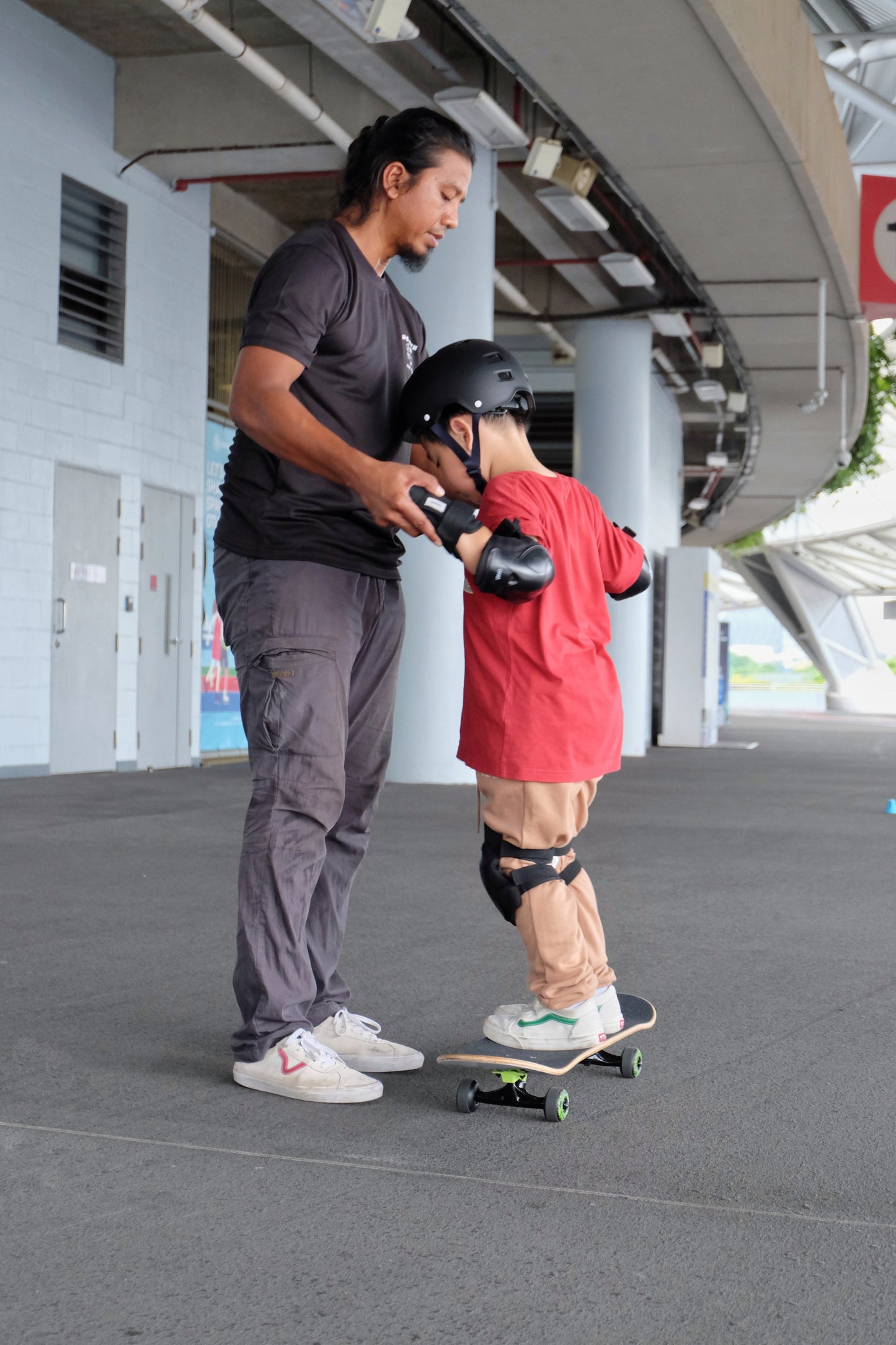 Skating Basics Lesson - SkatebruhSG