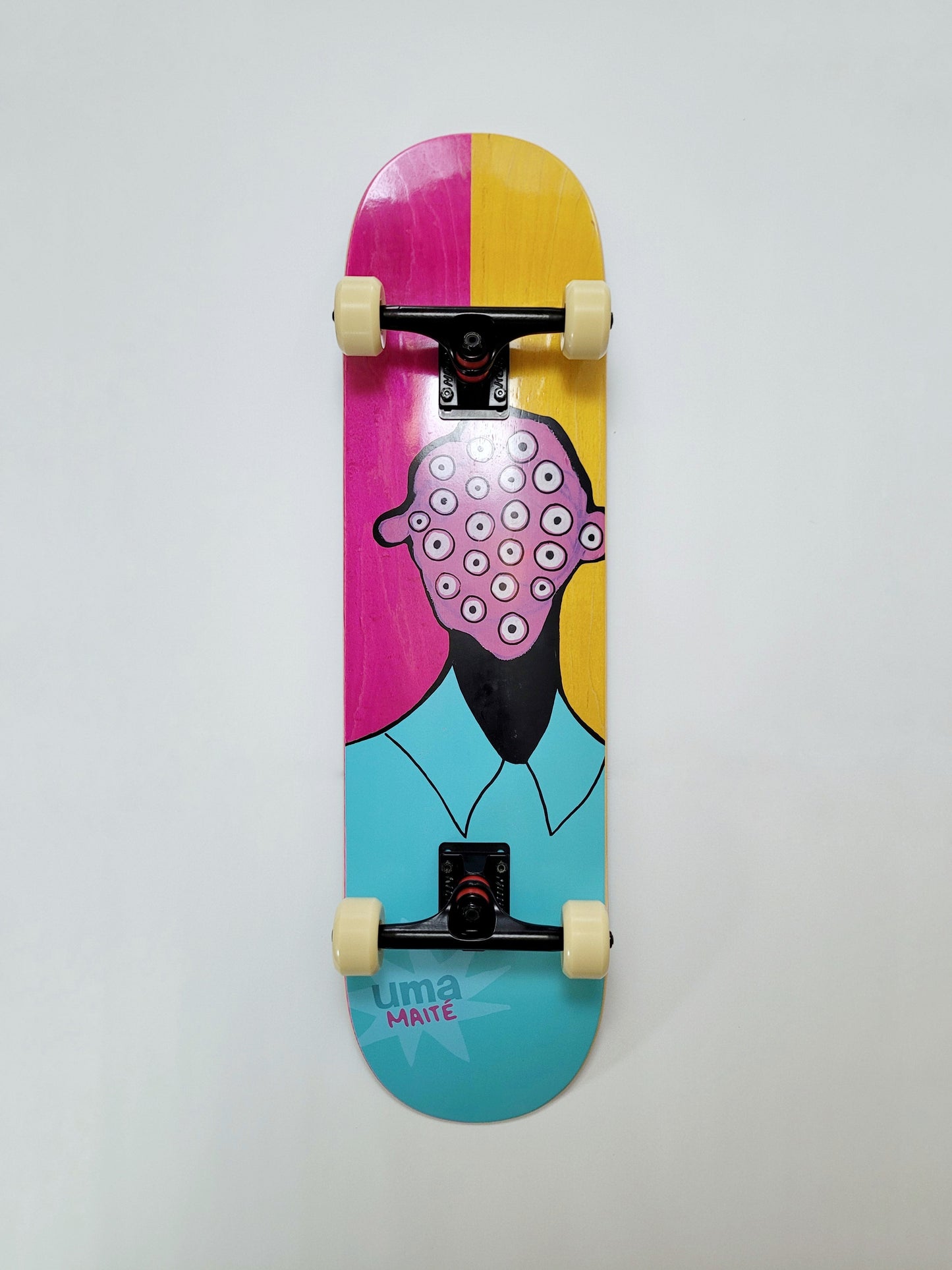 UMA 'Eyeballs Maité' 8.25" skateboard - SkatebruhSG