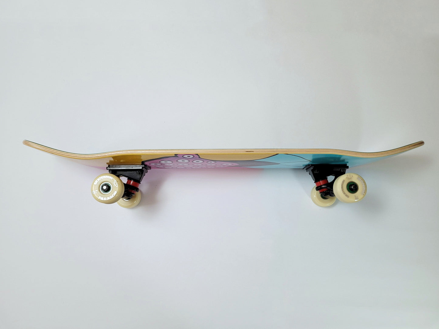 UMA 'Eyeballs Maité' 8.25" skateboard - SkatebruhSG